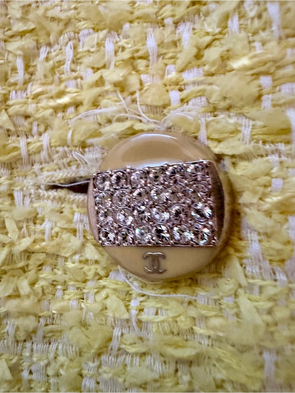 CHANEL Spring 2011 Yellow Boucle’ Tweed Skirt Suit - Picture 5 of 12